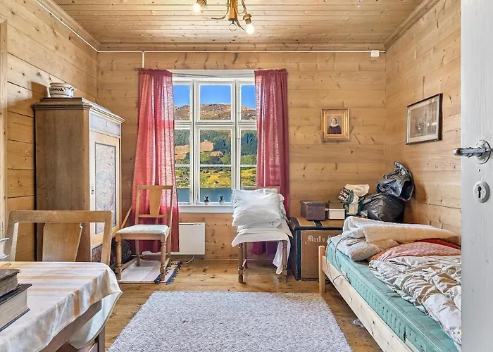 The Queen Path Right From The House 度假居 Tveit (Vestland)